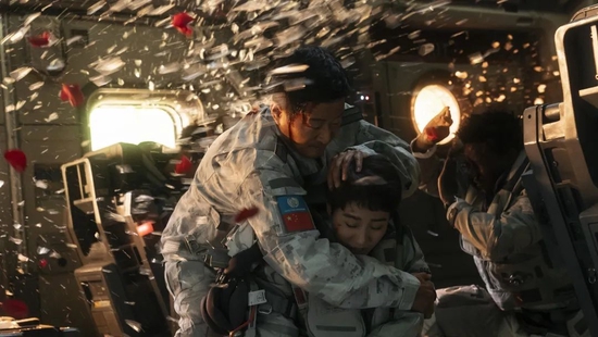 《流浪地球2》：当一部电影演到第三个钟头