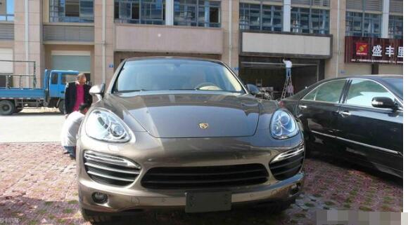 {線上賭場}(低配保时捷多少钱一辆啊)