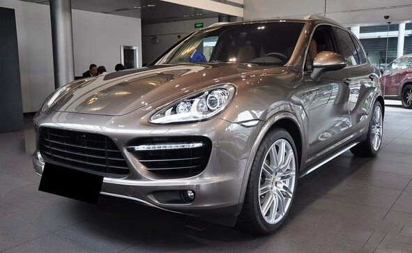 {賭馬}(2017年保时捷卡宴价格多少)