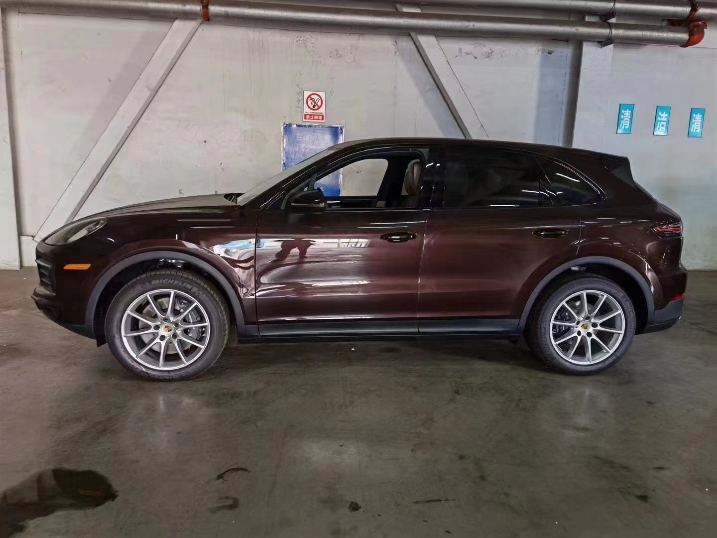 {賭波}(保时捷卡宴新款图片 颜色 实拍)